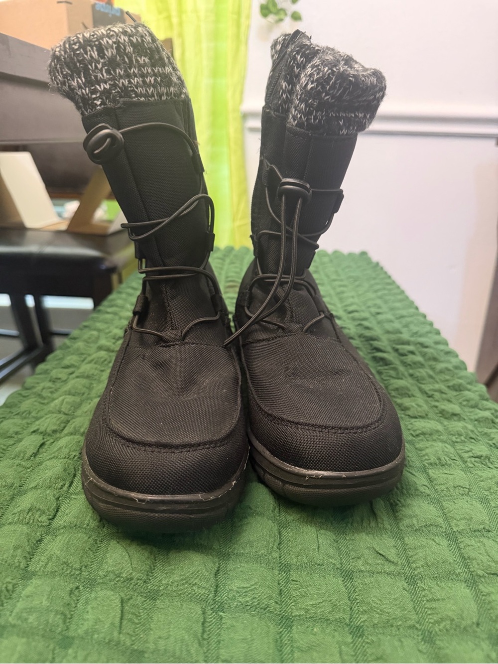 Women's Black Winter Lace-Up Knit-Cuff Snow Boots
